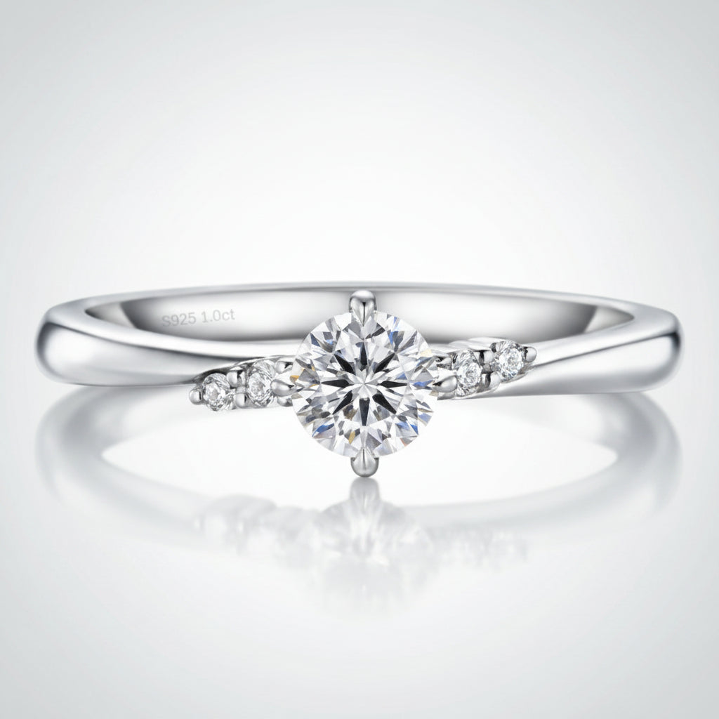 Moissanite Épure Ring