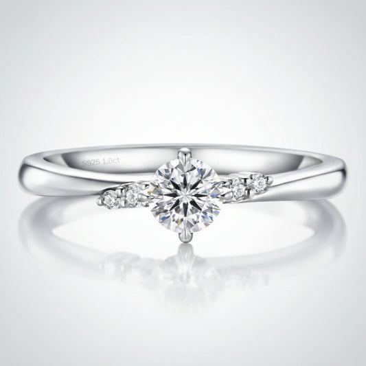 Moissanite Épure Ring